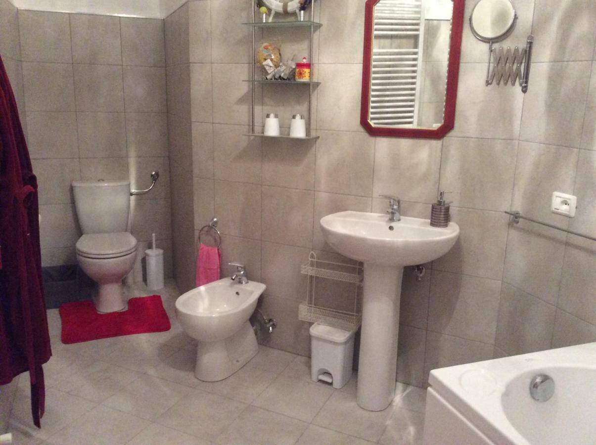 באניי די לוקה Villa Moni מראה חיצוני תמונה