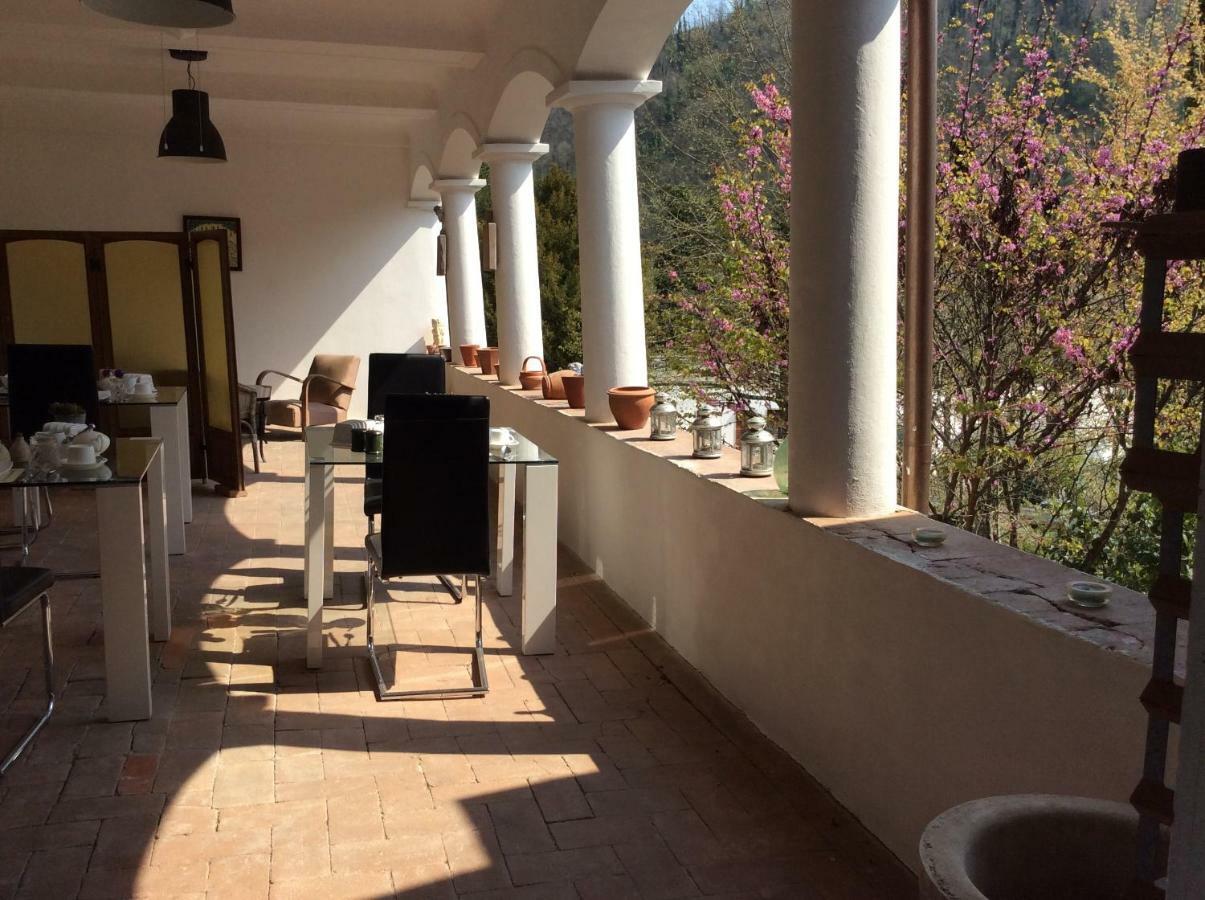באניי די לוקה Villa Moni מראה חיצוני תמונה